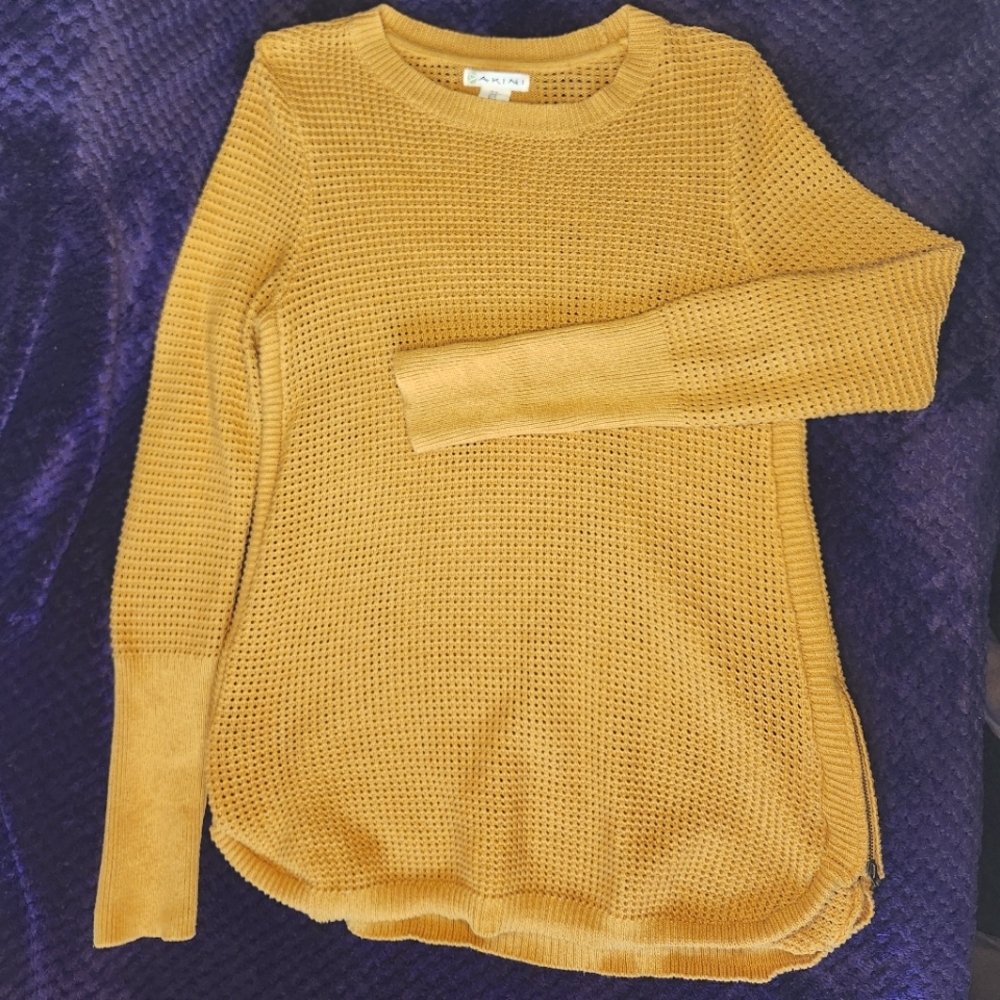Dakini, M, mustard yellow